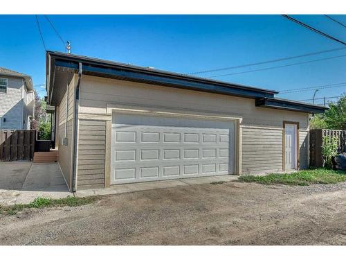 3651 77 Street Nw, Calgary, AB - Outdoor