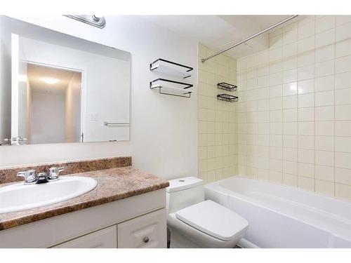 301-11620 Elbow Drive Sw, Calgary, AB - Indoor Photo Showing Bathroom