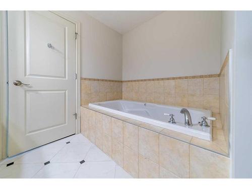 2105-920 5 Avenue Sw, Calgary, AB - Indoor Photo Showing Bathroom