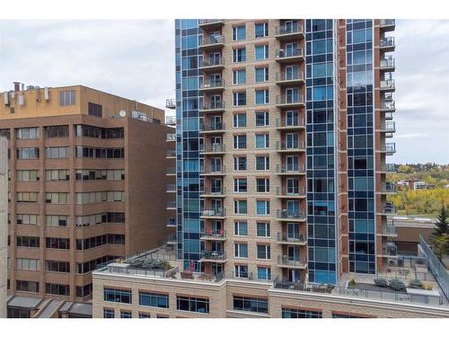 2105-920 5 Avenue Sw, Calgary, AB - Outdoor With Balcony With Facade