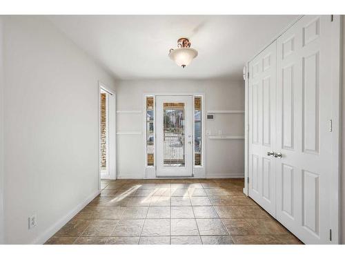 765 East Chestermere Drive, Chestermere, AB - Indoor Photo Showing Other Room