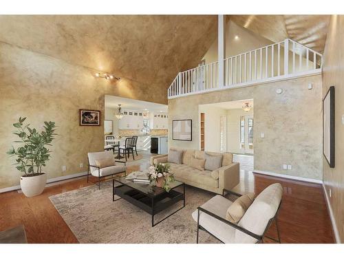 765 East Chestermere Drive, Chestermere, AB - Indoor Photo Showing Living Room