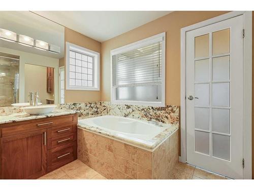 765 East Chestermere Drive, Chestermere, AB - Indoor Photo Showing Bathroom