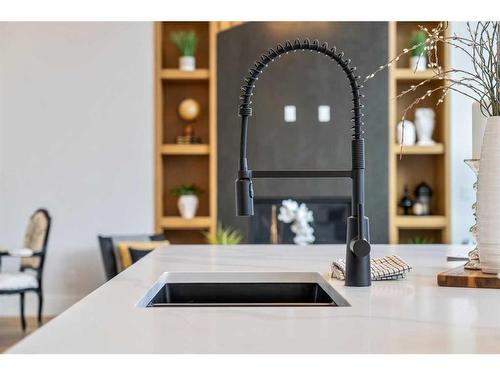 1419 22 Avenue Nw, Calgary, AB - Indoor Photo Showing Kitchen