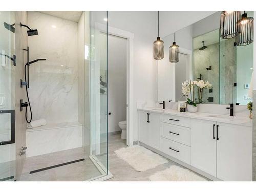 1419 22 Avenue Nw, Calgary, AB - Indoor Photo Showing Bathroom