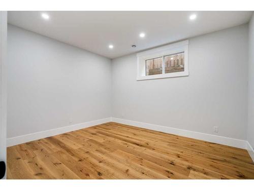 1419 22 Avenue Nw, Calgary, AB - Indoor Photo Showing Other Room