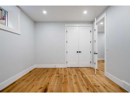 1419 22 Avenue Nw, Calgary, AB - Indoor Photo Showing Other Room