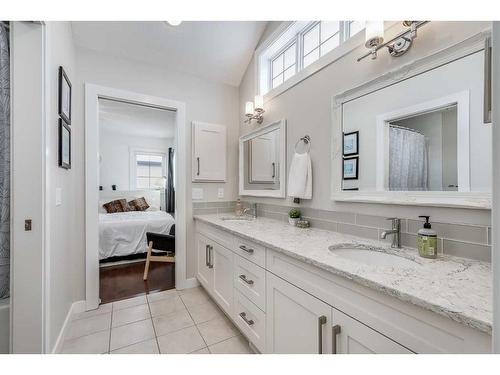 221 Tuscany Estates Rise Nw, Calgary, AB - Indoor Photo Showing Bathroom