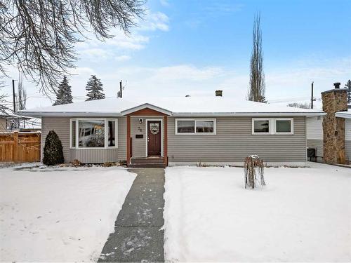 78 Gainsborough Drive Sw, Calgary, AB - Outdoor