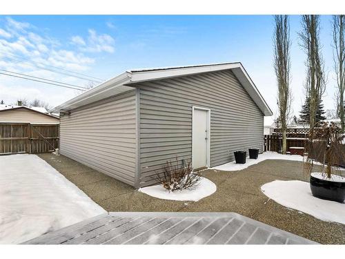 78 Gainsborough Drive Sw, Calgary, AB - Outdoor With Exterior