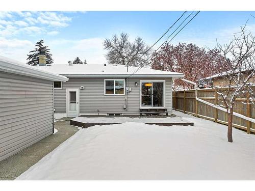 78 Gainsborough Drive Sw, Calgary, AB - Outdoor