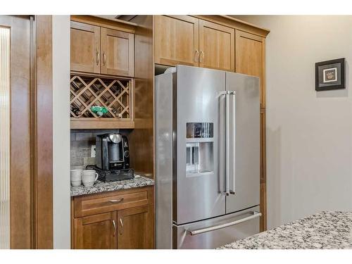 70 Valley Crest Rise Nw, Calgary, AB - Indoor Photo Showing Kitchen