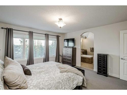 70 Valley Crest Rise Nw, Calgary, AB - Indoor Photo Showing Bedroom