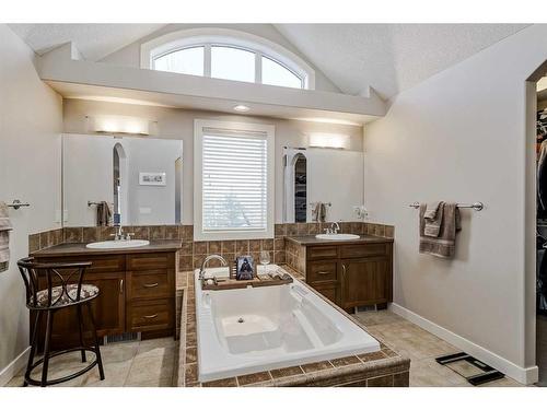 70 Valley Crest Rise Nw, Calgary, AB - Indoor Photo Showing Bathroom