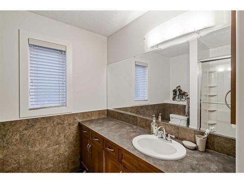 70 Valley Crest Rise Nw, Calgary, AB - Indoor Photo Showing Bathroom