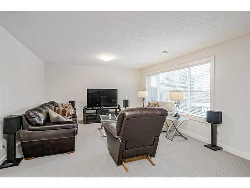 70 Valley Crest Rise Nw, Calgary, AB - Indoor Photo Showing Living Room