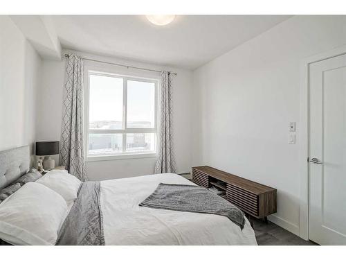 318-40 Walgrove Walk Se, Calgary, AB - Indoor Photo Showing Bedroom