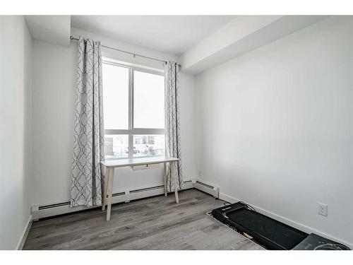 318-40 Walgrove Walk Se, Calgary, AB - Indoor Photo Showing Other Room