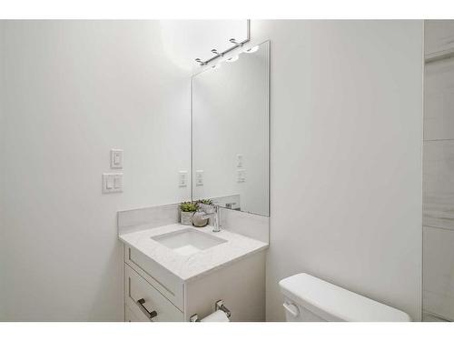 318-40 Walgrove Walk Se, Calgary, AB - Indoor Photo Showing Bathroom