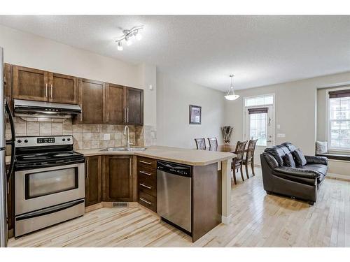 1212-155 Silverado Skies Link Sw, Calgary, AB - Indoor Photo Showing Kitchen