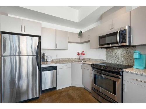 1503-135 13 Avenue Sw, Calgary, AB - Indoor Photo Showing Kitchen With Stainless Steel Kitchen With Upgraded Kitchen