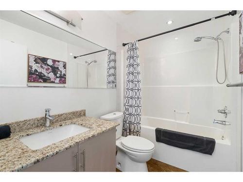 1503-135 13 Avenue Sw, Calgary, AB - Indoor Photo Showing Bathroom