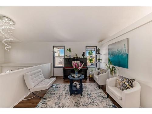 182 Panatella Circle Nw, Calgary, AB - Indoor Photo Showing Living Room