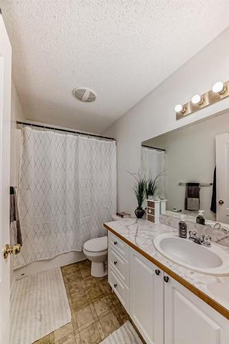 182 Panatella Circle Nw, Calgary, AB - Indoor Photo Showing Bathroom