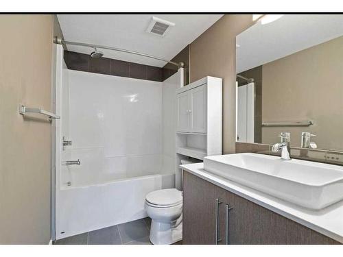 5104-302 Skyview Ranch Drive Ne, Calgary, AB - Indoor Photo Showing Bathroom