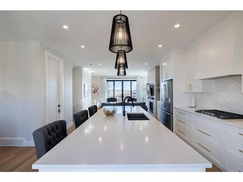 54-130 Discovery Drive Sw, Calgary, AB - Indoor Photo Showing Kitchen With Double Sink With Upgraded Kitchen