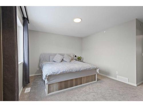 20 Royston Walk Nw, Calgary, AB - Indoor Photo Showing Bedroom