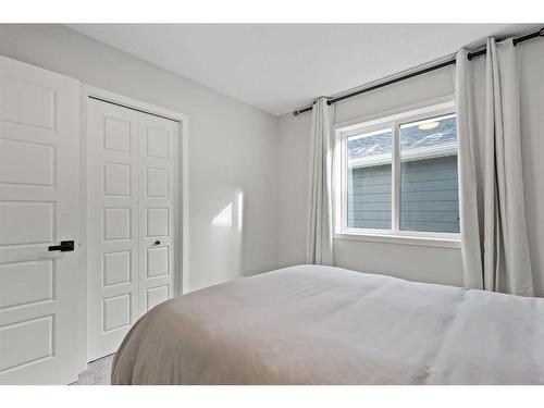 20 Royston Walk Nw, Calgary, AB - Indoor Photo Showing Bedroom