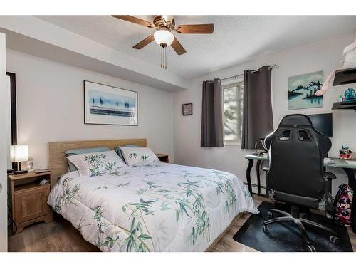 2120-60 Panatella Street Nw, Calgary, AB - Indoor Photo Showing Bedroom