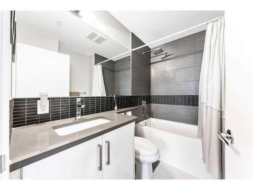 306-515 4 Avenue Ne, Calgary, AB - Indoor Photo Showing Bathroom