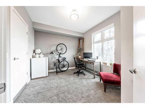 306-515 4 Avenue Ne, Calgary, AB - Indoor Photo Showing Office