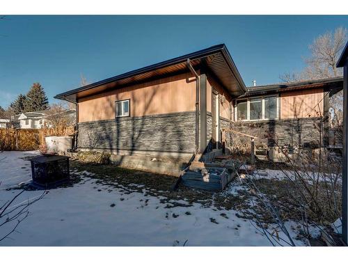 3 Cardiff Drive Nw, Calgary, AB - Outdoor