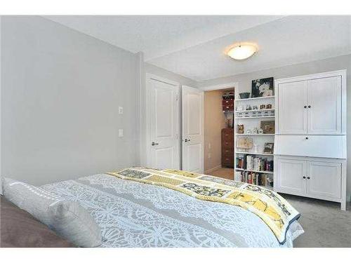 305-728 3 Avenue Nw, Calgary, AB - Indoor Photo Showing Bedroom