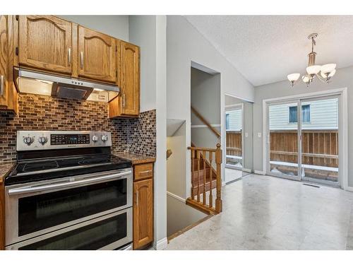 283 Coventry Close Ne, Calgary, AB - Indoor Photo Showing Kitchen