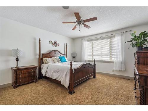 119 Wentworth Hill Sw, Calgary, AB - Indoor Photo Showing Bedroom