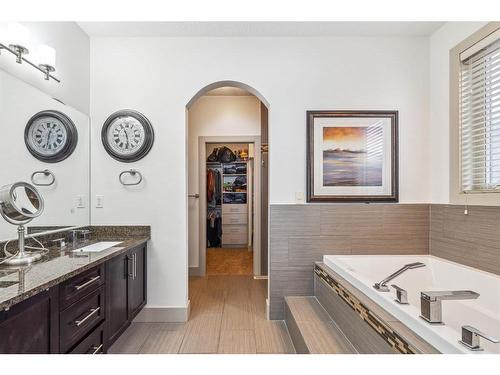 119 Wentworth Hill Sw, Calgary, AB - Indoor Photo Showing Bathroom