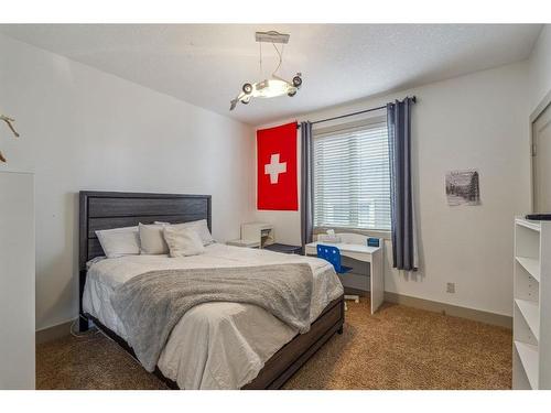 119 Wentworth Hill Sw, Calgary, AB - Indoor Photo Showing Bedroom