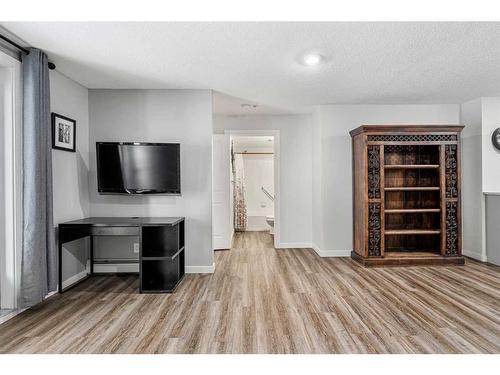 2108-12 Cimarron Common, Okotoks, AB - Indoor Photo Showing Other Room