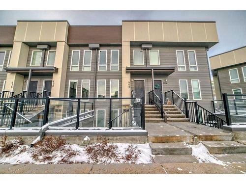 408-19500 37 Street Se, Calgary, AB - Outdoor