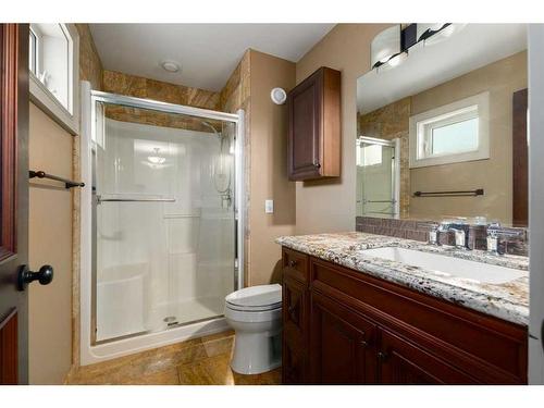 211 Aspen Ridge Place Sw, Calgary, AB - Indoor Photo Showing Bathroom