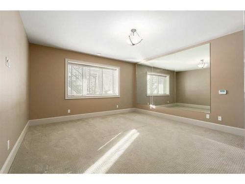 211 Aspen Ridge Place Sw, Calgary, AB - Indoor Photo Showing Other Room