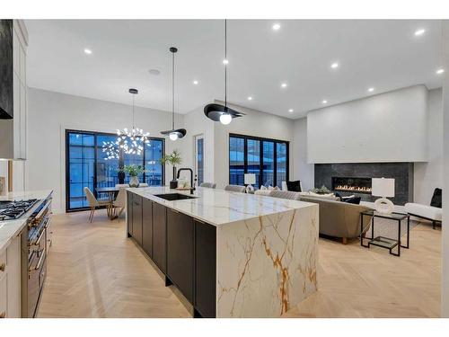 2326 3 Avenue Nw, Calgary, AB - Indoor Photo Showing Kitchen With Upgraded Kitchen