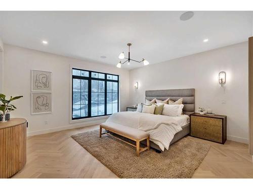 2326 3 Avenue Nw, Calgary, AB - Indoor Photo Showing Bedroom