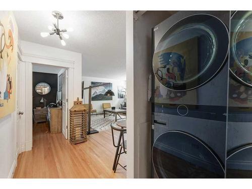 19-4915 8 Street Sw, Calgary, AB - Indoor Photo Showing Laundry Room