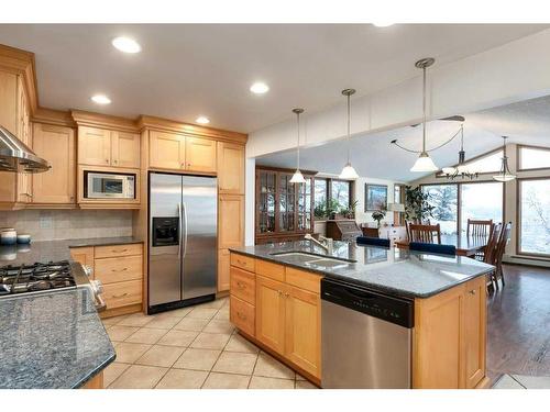 54 Wildwood Drive Sw, Calgary, AB - Indoor Photo Showing Kitchen With Upgraded Kitchen