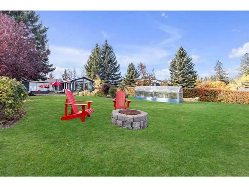 54 Wildwood Drive Sw, Calgary, AB - Outdoor With Backyard